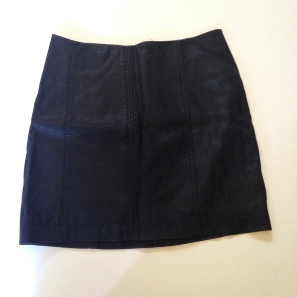 Free People Dresses & Skirts - FREE PEOPLE Black Leather Mini Skirt Excellent Con Free People Dresses & Skirts - FREE PEOPLE Black Leather Mini Skirt Excellent Con